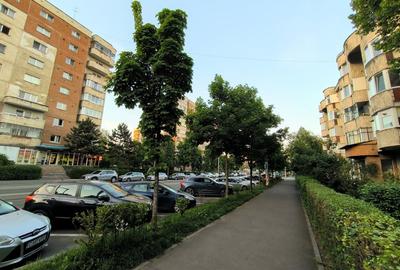 Apartament cu 3 camere decomandat în Plopilor