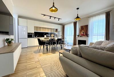 Apartament cu 3 camere semidecomandat, mobilat în Florești