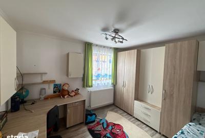 Casă cu 3 camere cu Teren 400 Mp în Central