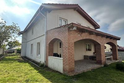 Casă cu 4 camere în Lețcani - 2