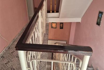 Casă cu 5 camere cu Teren 490 Mp în Central - 3