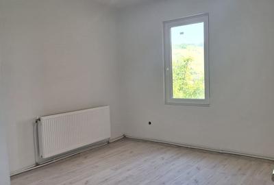 Casă cu 4 camere cu Teren 991 Mp în Apahida