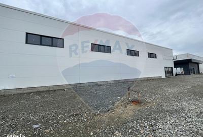 Spațiu comercial, de 600 mp, în Central - 8