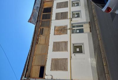 Casă cu 6 camere în Central - 1