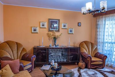 Apartament cu 2 camere decomandat în Moinești - 1