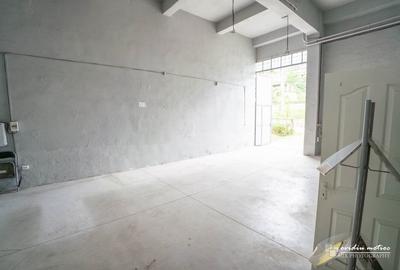 Spațiu industrial, de 98 mp, în Dâmbul Rotund