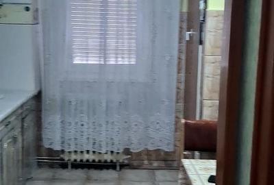 Apartament cu 3 camere decomandat în Ludoș