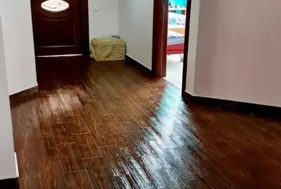 Casă cu 7 camere în Titan - 9