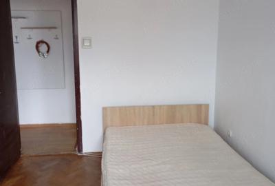 Apartament cu 2 camere decomandat în Tractorul
