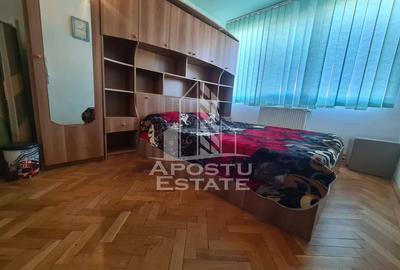 Apartament cu 3 camere decomandat, mobilat în Complex Studențesc