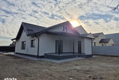 Casă cu 4 camere cu Teren 486 Mp în Hemeiuș - 1