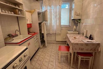 Apartament cu 2 camere semidecomandat în Calea Galați