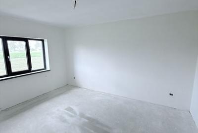 Casă cu 3 camere cu Teren 1000 Mp în Stăuceni