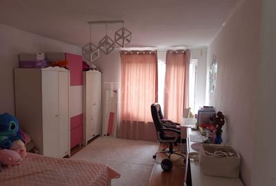 Casă individuală cu 7 camere cu Canalizare în Gruia - 3
