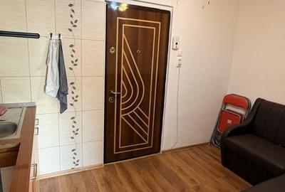 Garsonieră în Est - 9