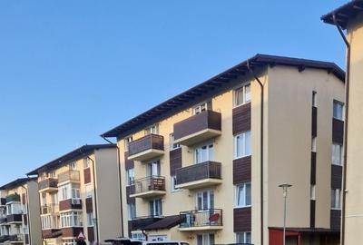 Apartament cu 3 camere decomandat în Exterior Vest