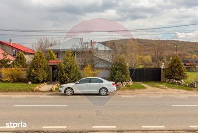 Casă cu 7 camere cu Teren 1020 Mp în Mărgineni - 4
