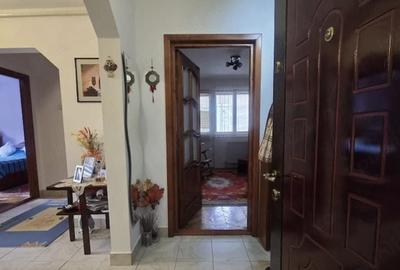 Apartament cu 3 camere decomandat în Tomis Nord - 2