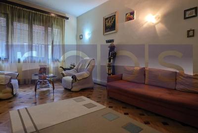Apartament cu 3 camere semidecomandat, mobilat în Universitate