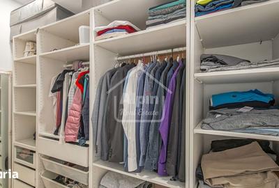 Apartament cu 4 camere decomandat în Tractorul