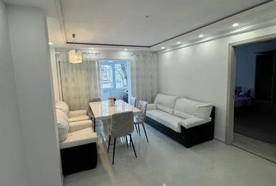 Apartament cu 4 camere decomandat în Nicolina