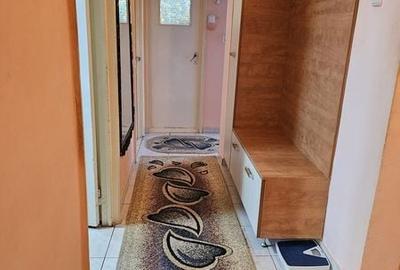 Apartament cu 3 camere decomandat în Obor