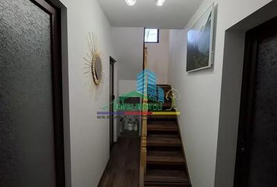 Casă cu 4 camere cu Teren 300 Mp în Lepșa
