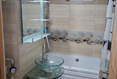 Apartament cu 2 camere decomandat în Trivale