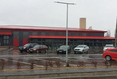 Spațiu comercial, de 1,000 mp, în Siloz