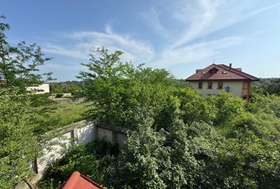 Casă cu 11 camere cu Canalizare în Brănești - 23
