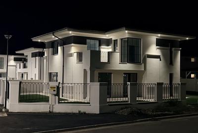Casă cu 4 camere în Balciu