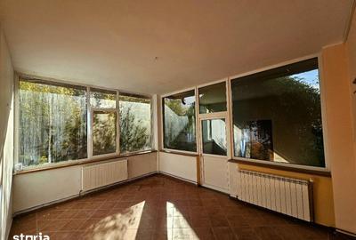 Casă cu 10 camere cu Teren 10000 Mp în Vorona - 1