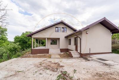 Casă cu 6 camere cu Teren 640 Mp în Exterior Sud - 5