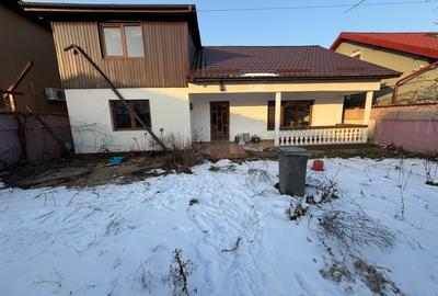 Casă individuală cu 5 camere cu Canalizare în Pantelimon - 1