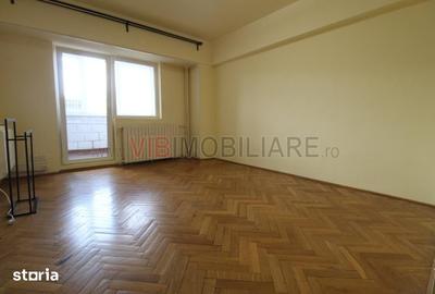 Apartament cu 3 camere decomandat în Decebal