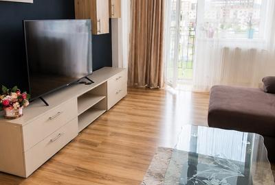 Apartament cu 2 camere decomandat în Tractorul