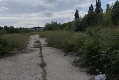 Teren de 1831 mp, în Titan