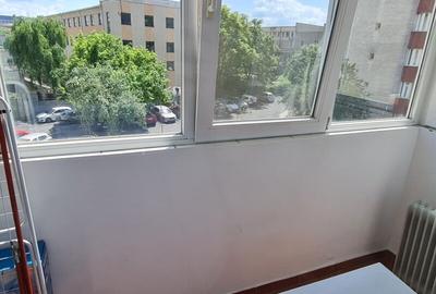 Apartament cu 2 camere semidecomandat, mobilat în 13 Septembrie - 3