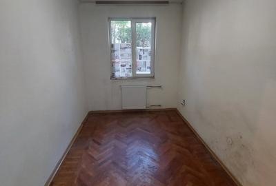 Apartament cu 3 camere decomandat în Central - 1