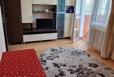 Apartament cu 3 camere decomandat, mobilat în Mircea cel Bătrân