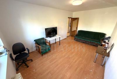 Apartament cu 3 camere decomandat în Valea Rosie
