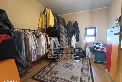 Casă cu 9 camere cu Teren 709 Mp în Blașcovici