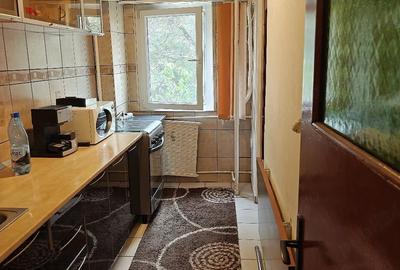 Garsonieră decomandată în Tei