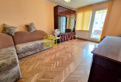 Apartament cu 3 camere decomandat, mobilat în Tudor