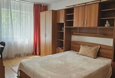 Apartament cu 3 camere decomandat în Metalurgie