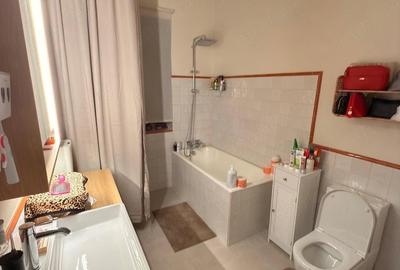 Apartament cu 3 camere decomandat, mobilat în Fabric