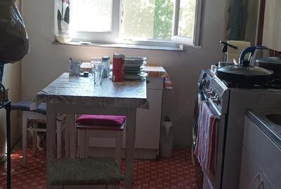 Apartament cu 3 camere semidecomandat în Girocului - 2