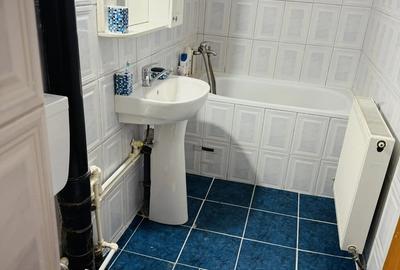 Apartament cu 2 camere semidecomandat în 9 Mai