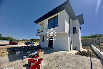 Casă cu 4 camere cu Teren 500 Mp în Bârnova
