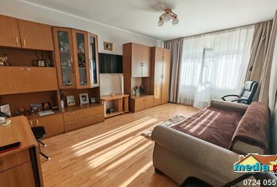 Apartament cu 2 camere decomandat în
